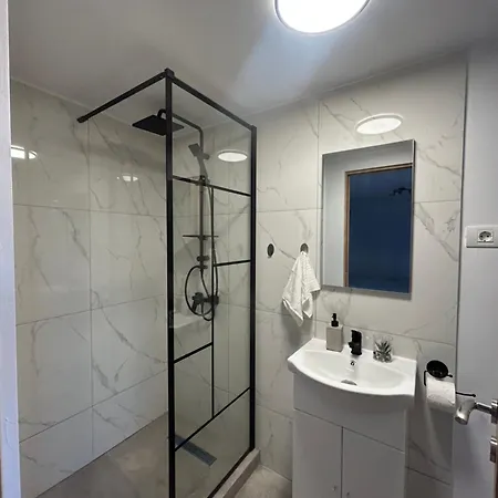 Tiny Hub Cabană *